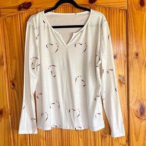 Source Unknown White Long Sleeve Top with Heart Accents